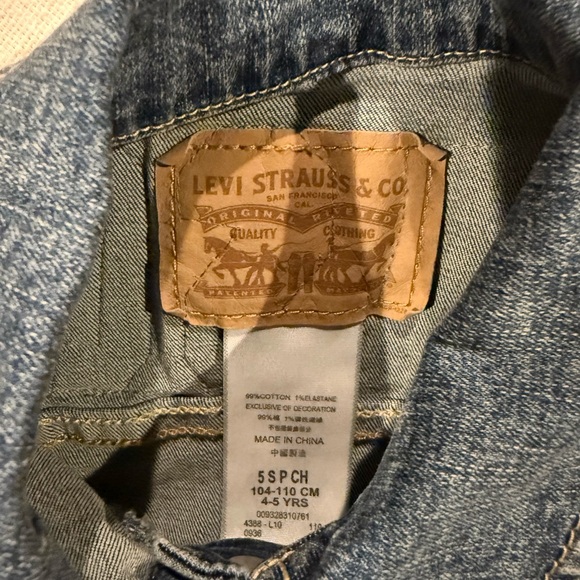 Brand new Levi’s kids denim jacket Size 4T Mason customized - Picture 3 of 3